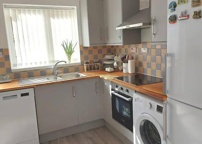 Comfortable 2 Bedroom House In Historic Exeter