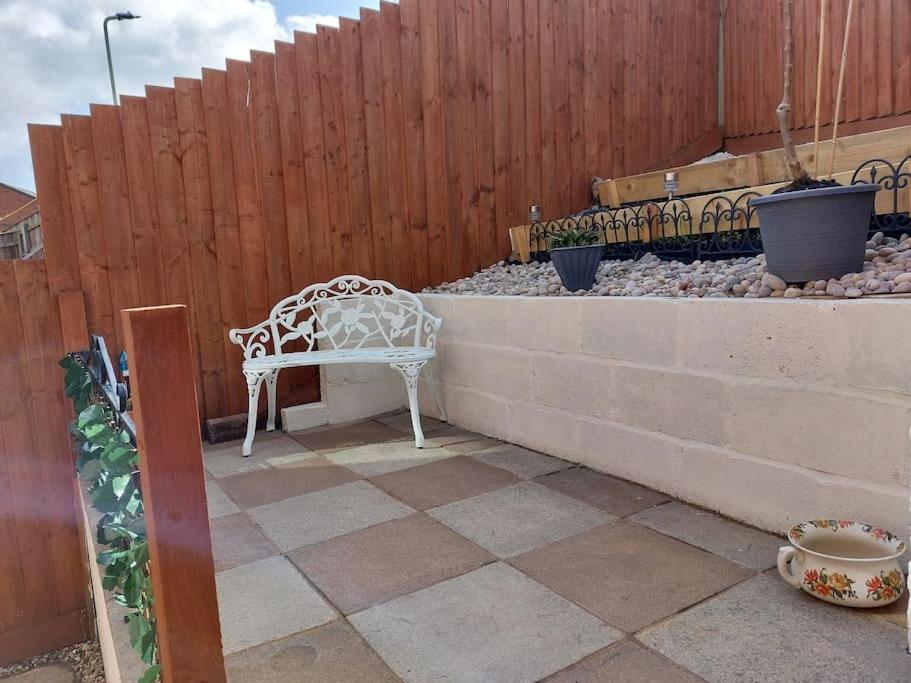 Comfortable 2 Bedroom House In Historic Exeter